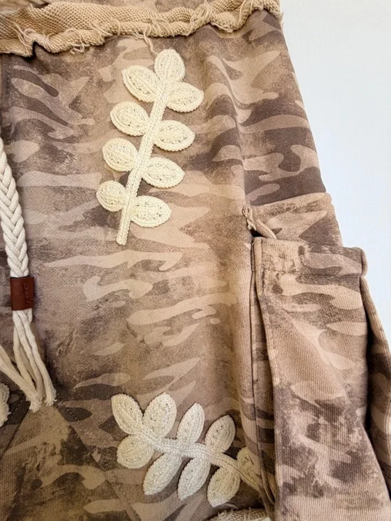 POL Woman’s Boho Western Camo Cargo Mini Skirt with Crochet Detail Size Medium - Picture 3 of 10